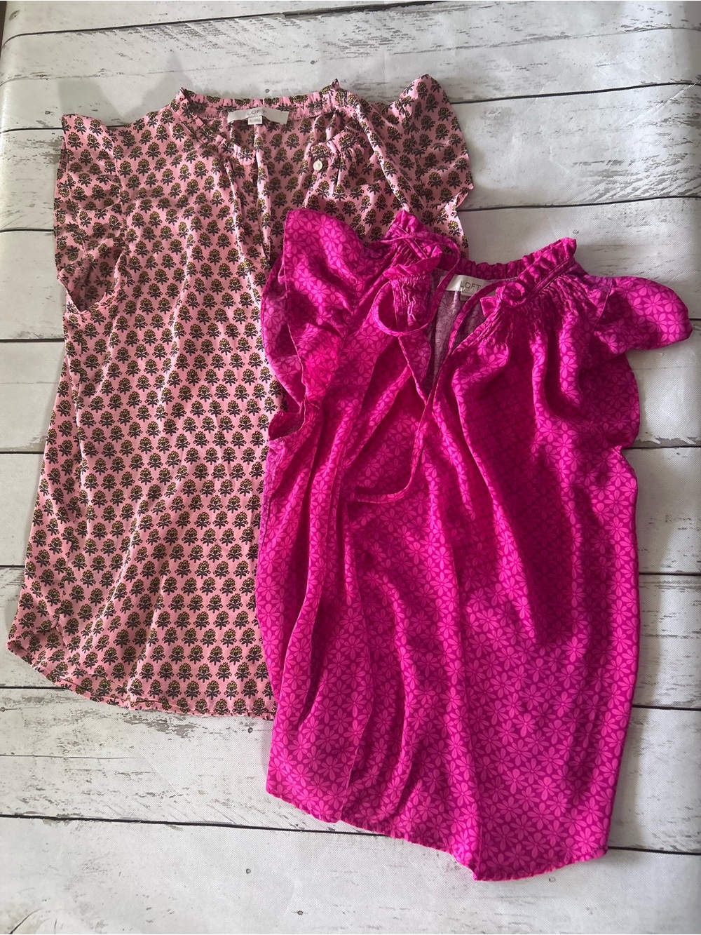 LOFT lightweight Pink and hot pink Flutter cap sleeves tops Sz S Bundle